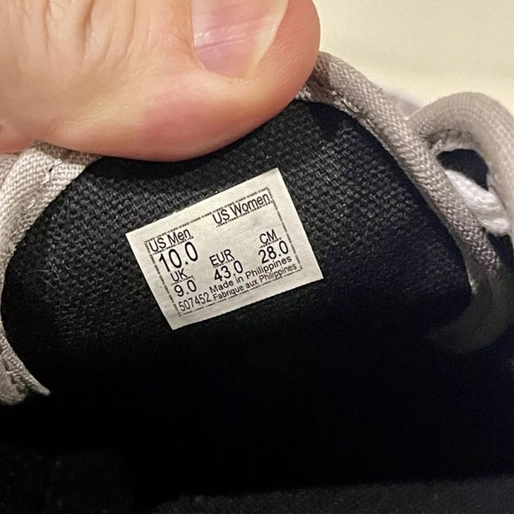 Size 10 - VANS Authentic Silver - Picture 8 of 12